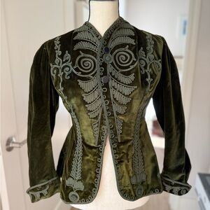 Embroidered Velvet Jacket - Green